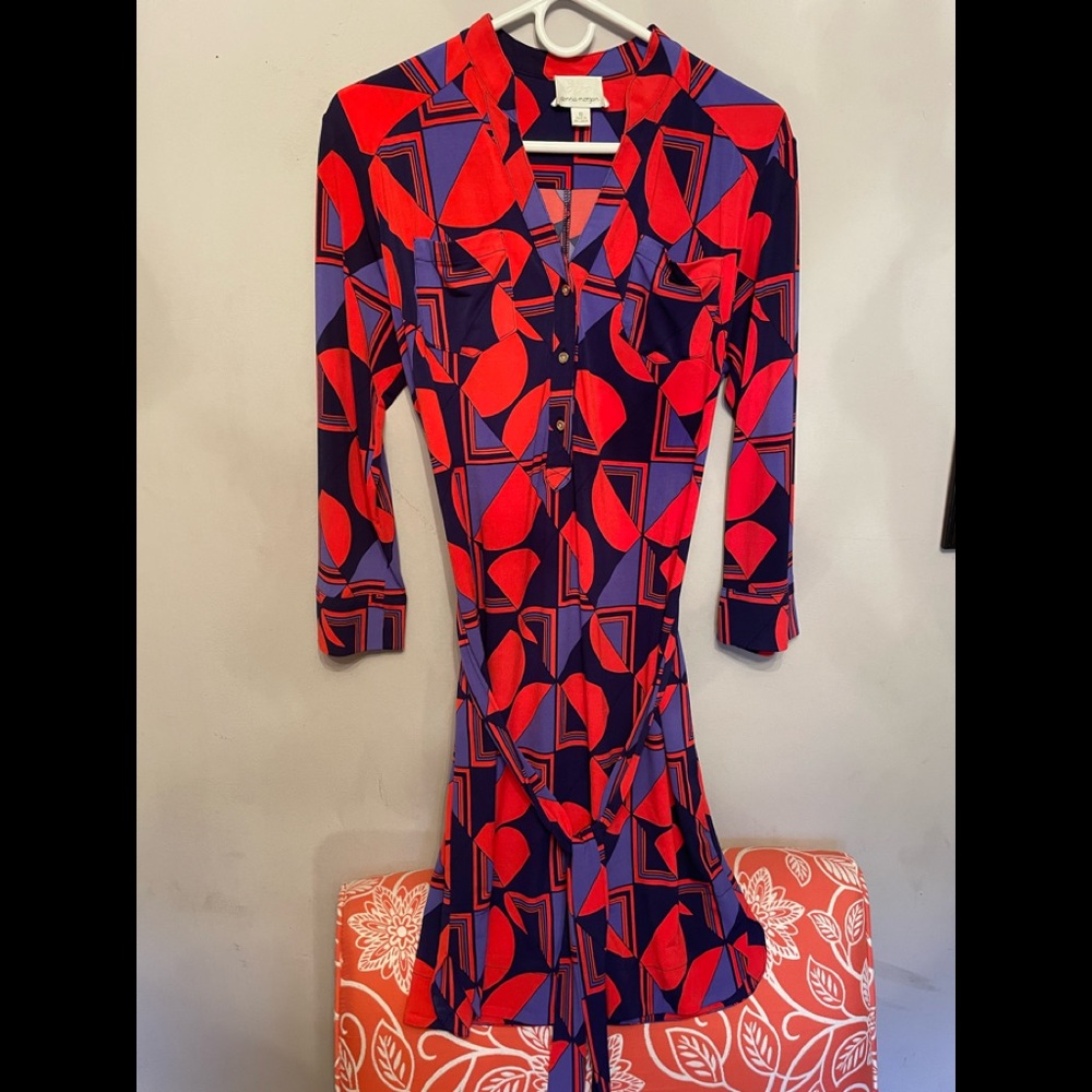 Donna Morgan busy but not, bold and ready to go dress